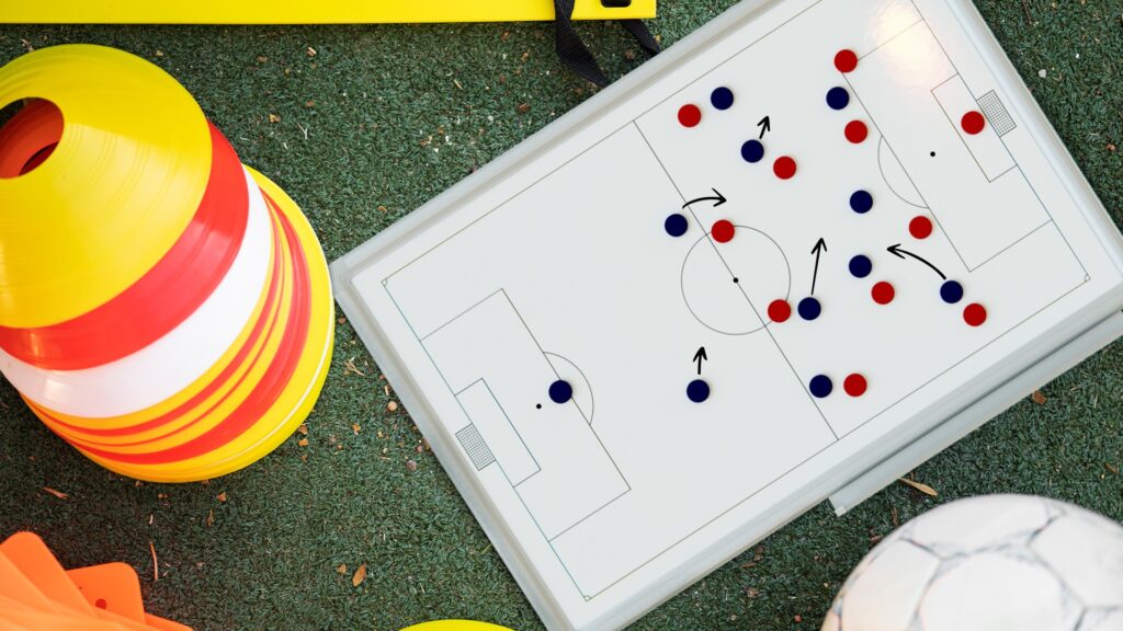 B+d Lavagna Tattica Magnetica Per Calcio Con Magneti E Cancellino - Allenamento Tattico Con Telaio In Alluminio