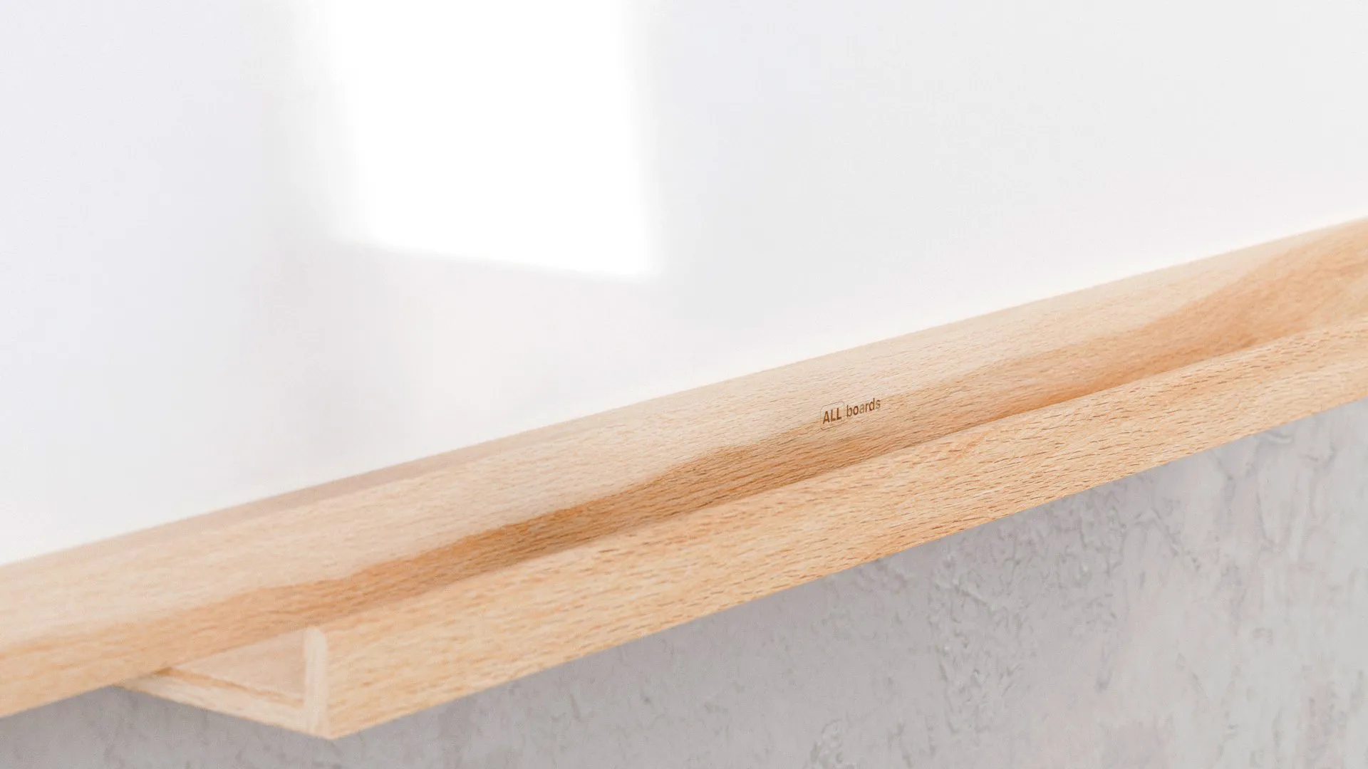 Lavagna magnetica cancellabile 90x60 cm con cornice in faggio ALLboards DESIGN - immagine 6