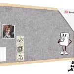 Lavagna in tessuto (feltro) 80×40 cm grigio chiaro cornice in legno laccato